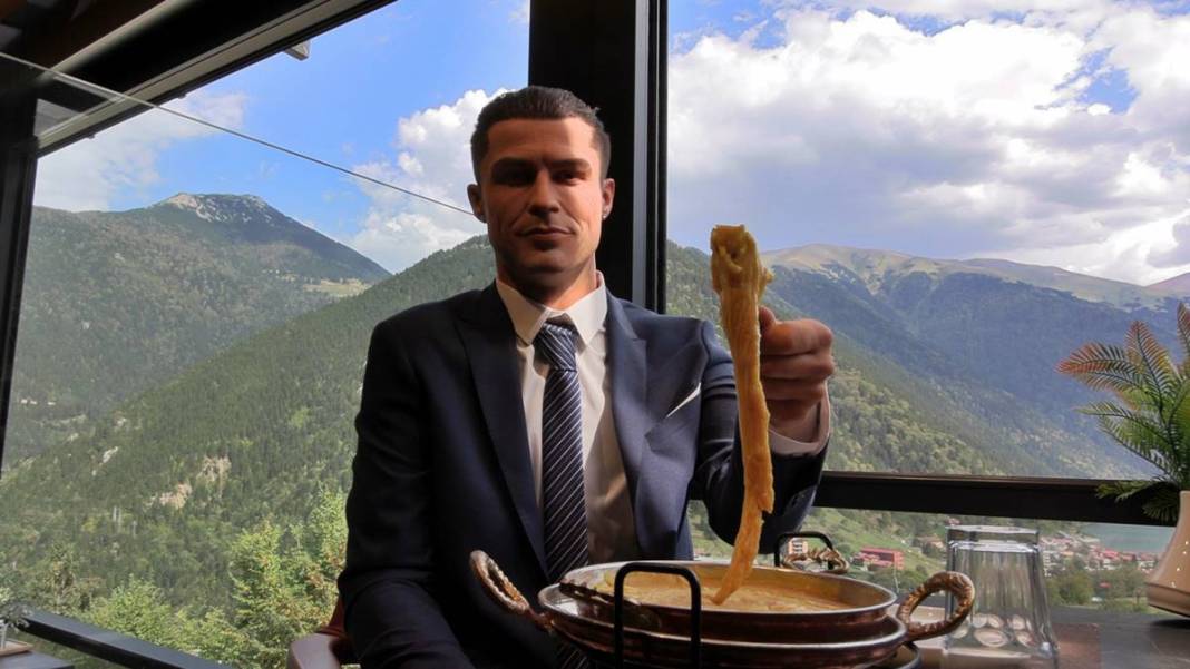 Uzungöl'de Ronaldo sürprizi: Kuymak yiyip çay içti! Görenler şaştı kaldı, fotoğraf çektirdi 6